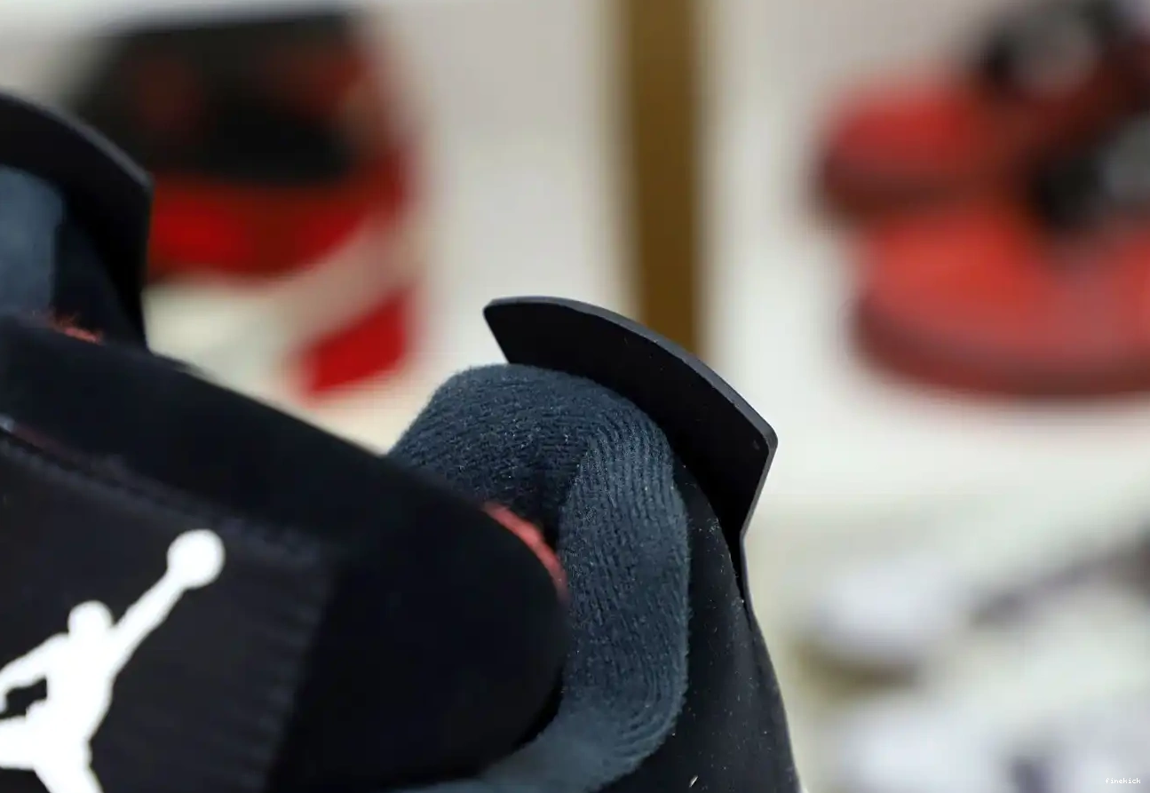 AIR THUNDER' 'RED RETRO JORDAN 4 0606